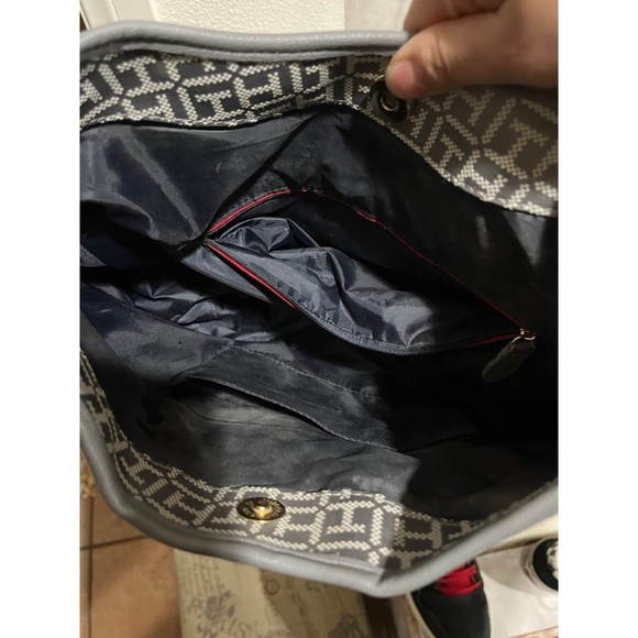 NWOT Tommy Hilfiger‎ Hobo shoulder Bag in Silver Gray retails $144 - Picture 3 of 5